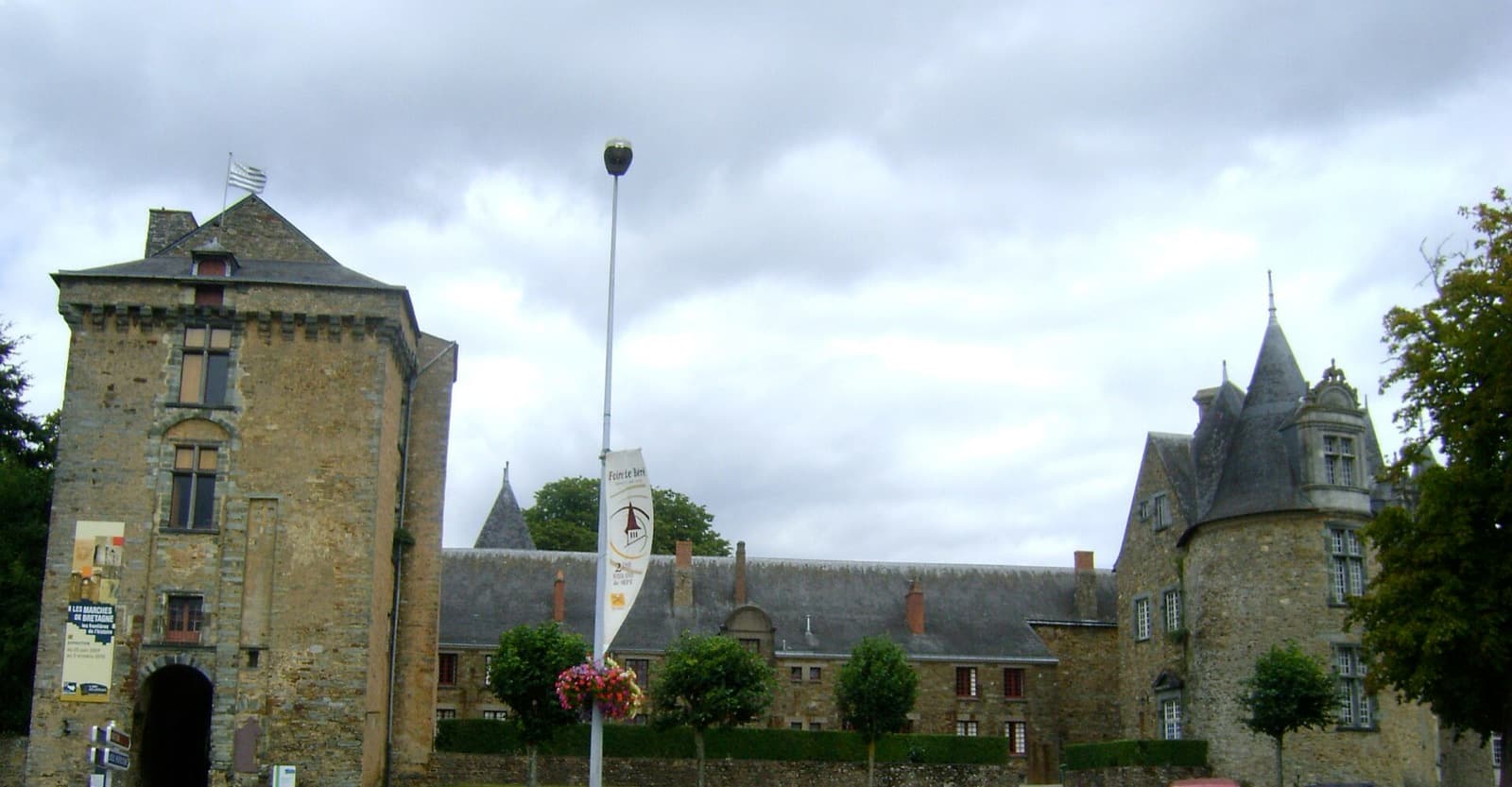 Le château de Châteaubriant, avec son donjon médiéval et son logis Renaissance